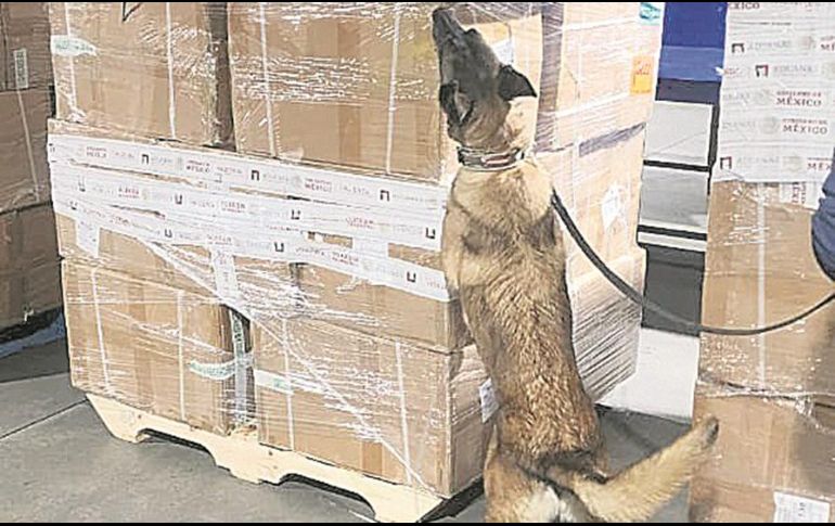 La Marina señaló que el embarque con tabaco ilegal venía en 138 cajas. ESPECIAL