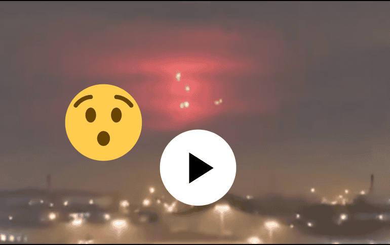El video de las luces rojas en el cielo nocturno de San Luís Potosí  rápidamente saltó a plataformas como X y Facebook. ESPECIAL / X