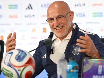 La Federación destaca la sencillez y capacidad de trabajo de Luis de la Fuente tras la conquista del Mundial. EFE/ K. Fernández