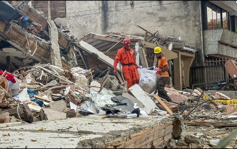 Los destrozos causados por el sismo afectaron a 476 municipios de 15 departamentos, mientras que las viviendas destruidas aumentaron a 30 mil 803. EFE/M. Baos