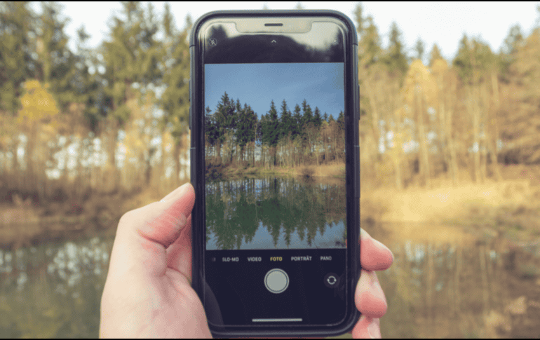 Las nuevas tecnologías de los celulares permiten el reconocimiento automático de sujetos, la optimización de escenas en tiempo real y mejoras significativas en condiciones de poca luz, facilitando que cualquier persona obtenga resultados impresionantes sin tener conocimientos técnicos avanzados. CANVA