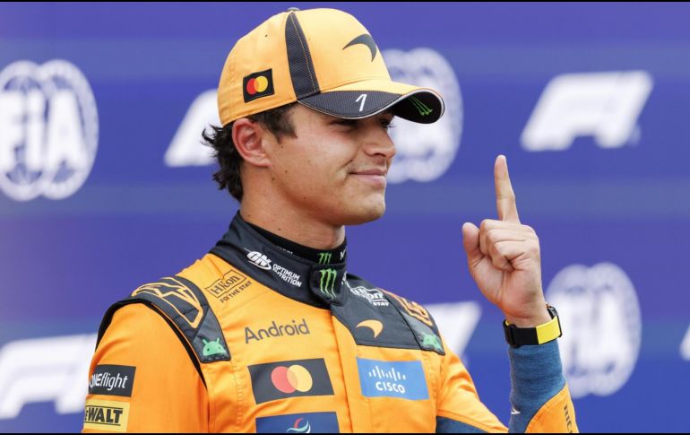 Pese al dominio mostrado por Mercedes en los dos días de actividad en Países Bajos, Lando Norris, de McLaren, saldrá desde el primer lugar en la carrera principal este domingo. EFE / EPA / S. Koning