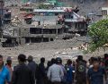 La magnitud del desastre se refleja con claridad en las cifras y en el nivel de destrucción material y humana registrado a ambos lados de la frontera. EFE/Narendra Shrestha.