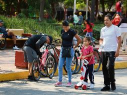 Cada semana la ciudad entrega parte de sus avenidas a peatones, corredores y ciclistas para la realización de la Vía RecreActiva. EL INFORMADOR