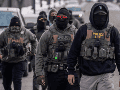 El Departamento de Seguridad Nacional, la agencia matriz del ICE, reaccionó el jueves con actitud desafiante ante los críticos del plan. AP / ARCHIVO