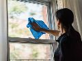 El vinagre blanco es el aliado perfecto en otoño para eliminar las manchas de lluvia en las ventanas.  ESPECIAL/PEXELS