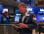 En la semana, el Dow gana un 0.5 %, el S&P 500 un 0.5 % y el Nasdaq un 0.9 por ciento. EFE/S. Yenesel