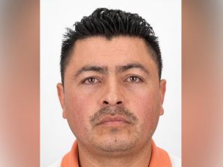 El FBI emitió una alerta para capturar a Juan Carlos Moreno Flores, alias 'El Muñeco', un mexicano acusado de traficar fentanilo y metanfetamina hacia Los Ángeles. ESPECIAL/FBI
