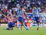 Chivas dejó escapar la victoria ante Pachuca y terminó empatando 1-1 en el Estadio Hidalgo, pese a adelantarse desde el tercer minuto con gol de Roberto Alvarado. IMAGO7.