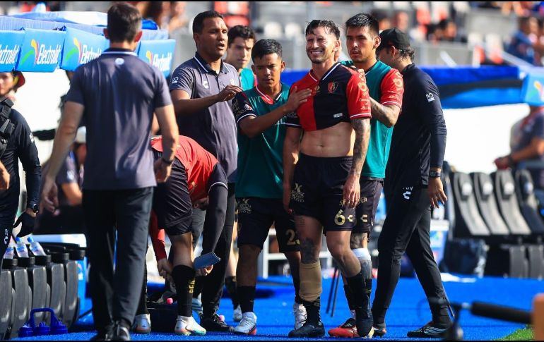 Los Gallos Blancos aprovecharon la superioridad numérica y los errores defensivos del Atlas para sentenciar un partido que exhibió las carencias del equipo de Hernán Crespo. EL INFORMADOR/ J. ACOSTA.