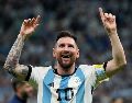 Lionel Messi celebra la victoria de Argentina ante Países Bajos en los cuartos de final del Mundial, el 10 de diciembre de 2022, en Lusail, Qatar.  AP / ARCHIVO