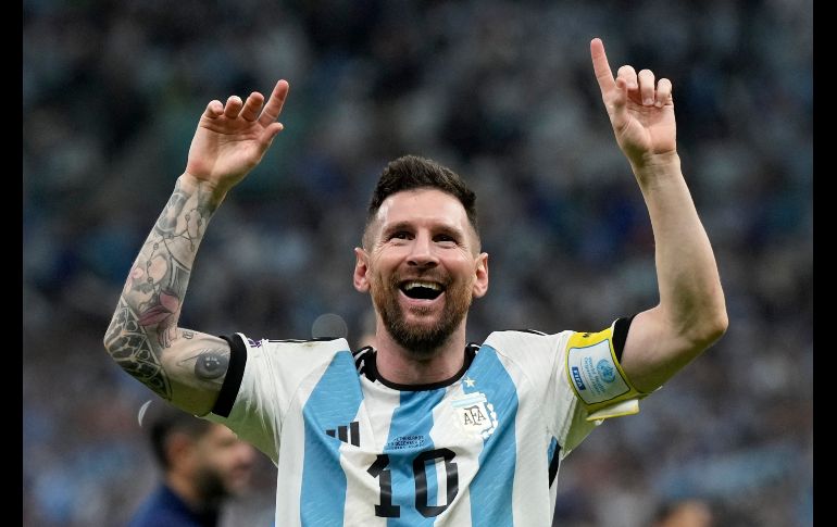 Lionel Messi celebra la victoria de Argentina ante Países Bajos en los cuartos de final del Mundial, el 10 de diciembre de 2022, en Lusail, Qatar.  AP / ARCHIVO