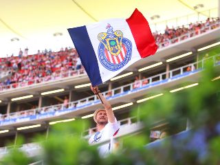Chivas ajustó los horarios de sus partidos ante Pumas y Necaxa, además de preparar una doble cartelera con su equipo femenil en el Estadio AKRON. IMAGO7.
