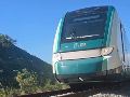 Los pasajeros esperaron ser trasladados en autobús a otra estación para continuar su viaje. X/@TrenMayaMX