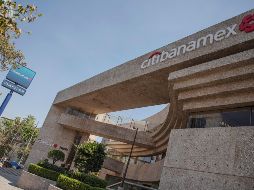 Mientras la administración federal rinde cuentas ante el Congreso, las instituciones financieras del país mantienen sus operaciones habituales sin interrupciones en la jornada. EFE/Archivo