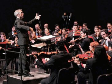 El director de la OFJ, José Luis Castillo, destaca el regreso de “Lucia di Lammermoor” al Teatro Degollado. CORTESÍA