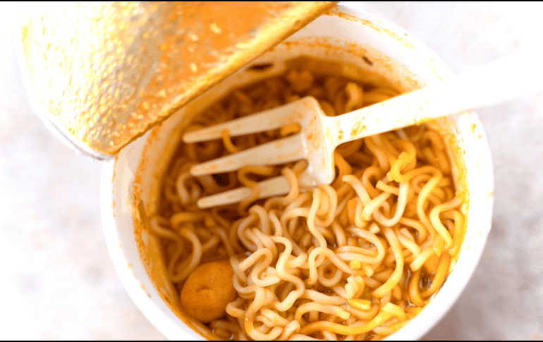 Los fideos de estas sopas están elaborados principalmente con harina de trigo refinada, aceite vegetal y sal. CANVA