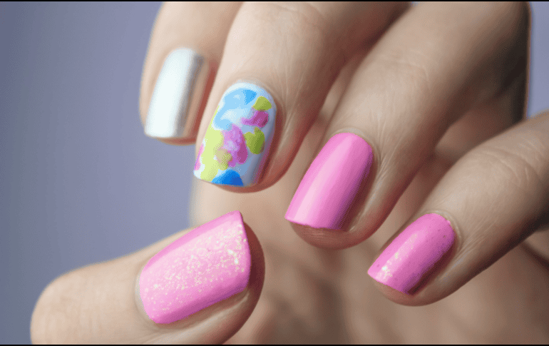 Septiembre marca el inicio del entretiempo, y con él, la llegada de nuevas tendencias en manicura, desde el marrón chocolate hasta el rojo cereza, estas son las opciones más elegantes para lucir unas manos sofisticadas. CANVA