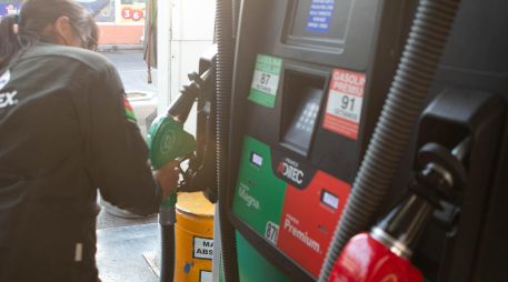 Sheinbaum detalló que, en colaboración con el SAT, buscan rastrear los momentos en los que el combustible sea adquirido y cuando sea distribuido para comercializarse. EL INFORMADOR / ARCHIVO