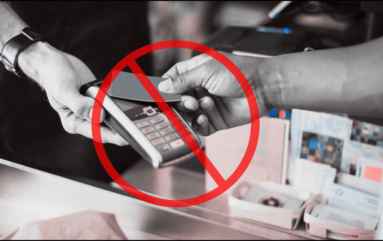 La recomendación más sencilla es mantener el control sobre las tarjetas y revisar frecuentemente los movimientos bancarios. ESPECIAL/Canva