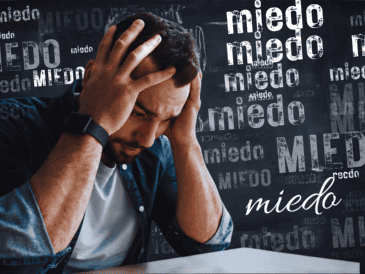 Un ataque de ansiedad irrumpe sin previo aviso. La Asociación Americana de Psiquiatría lo define como una oleada repentina de miedo intenso que alcanza su punto máximo en cuestión de minutos. ESPECIAL / CANVA