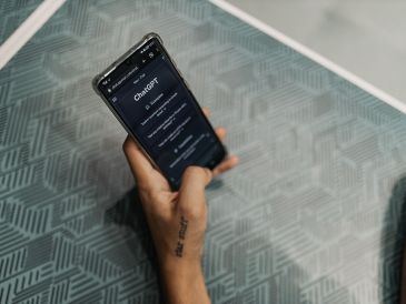 El nuevo modelo de ChatGPT fue anunciado en medio de preocupaciones por los escasos protocolos de seguridad en la inteligencia artificial. ESPECIAL/PEXELS