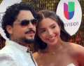 La pareja de cantantes del regional mexicano vistieron atuendos parecidos en color blanco y con terminados chiapanecos. ESPECIAL