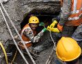 Equipos de rescate del ejército nepalí buscan sobrevivientes en un túnel del proyecto hidroeléctrico Trishuli-3A tras las inundaciones repentinas en el distrito de Rasuwa, Nepal, el 4 de septiembre de 2026. EFE/N. SHRESTHA