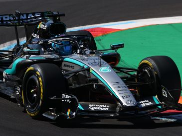 George Russell firmó el mejor tiempo de la segunda sesión de pruebas libres, en una jornada de mucho calor en Monza. EFE / A. Szylagyi