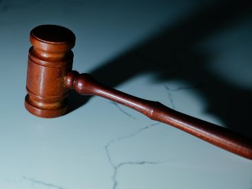 La Fiscalía del Estado mantiene investigaciones relacionadas con delitos que vulneran la libertad y dignidad de las personas, entre ellos la trata de personas. UNSPLASH / W. TINGEY
