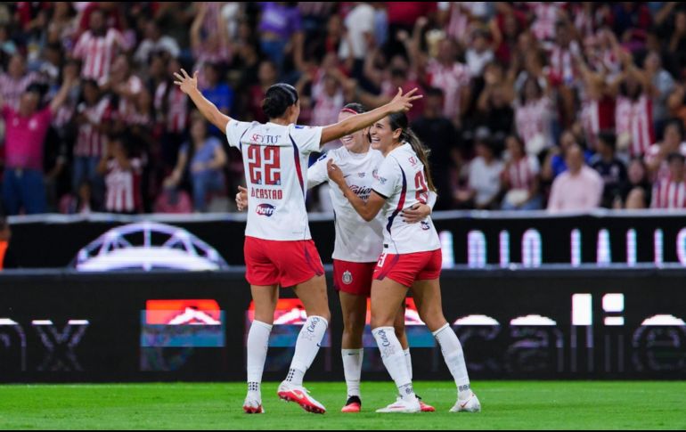 Alicia Cervantes fue una de las grandes protagonistas de la noche al firmar un doblete, mientras que Jasmine Casarez y Denise Castro completaron la goleada. IMAGO7