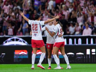 Alicia Cervantes fue una de las grandes protagonistas de la noche al firmar un doblete, mientras que Jasmine Casarez y Denise Castro completaron la goleada. IMAGO7