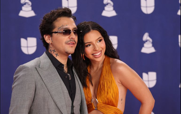 Christian Nodal fue criticado tras protagonizar un incómodo momento junto a Ángela Aguilar en los Premios Juventud. AFP/ARCHIVO