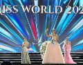 La docente y comunicadora dominicana Joheirry Mola saluda al ganar la corona de Miss Mundo 2026. EFE/H. Pereira
