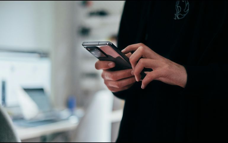 De acuerdo con la demostración difundida en redes sociales, el proceso comenzó con el ingreso al portal oficial y la solicitud de un código de verificación enviado mediante mensaje de texto. UNSPLASH