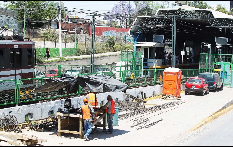 Obra de ampliación de la línea 1 en Periferico Norte. EL IFORMADOR/ ARCHIVO
