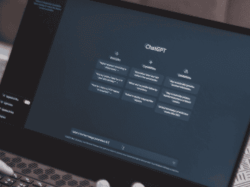 Los centros de datos que utilizan inteligencia artificial requieren enormes cantidades de electricidad para alimentar y refrigerar los equipos. ESPECIAL/Canva