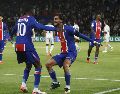 PSG goleó al Slovan de Bratislava (6-1) con triplete de Ferran Torres y doblete de Dembélé. EFE/Y. VALAT.