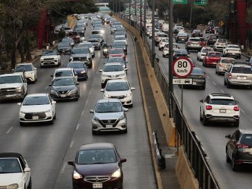 El programa Hoy No Circula se aplica de las 5:00 a las 22:00 horas en todas las alcaldías de la Ciudad de México y en tres zonas conurbadas del Estado de México. EFE/J. Méndez