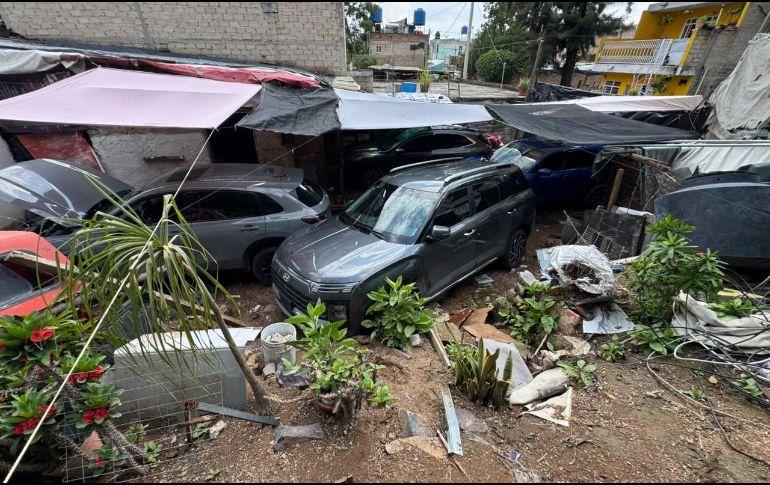 Uniformados recibieron varios reportes ciudadanos anónimos sobre un terreno en dicha colonia, en el que aparentemente varias personas ingresaban y salían con vehículos frecuentemente y que al parecer eran robados. CORTESIA