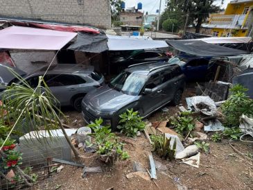 Uniformados recibieron varios reportes ciudadanos anónimos sobre un terreno en dicha colonia, en el que aparentemente varias personas ingresaban y salían con vehículos frecuentemente y que al parecer eran robados. CORTESIA
