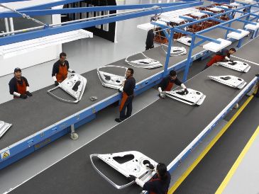 Conoce los principales destinos de los vehículos ligeros fabricados en territorio mexicano y el panorama actual de la industria automotriz. EFE / ARCHIVO