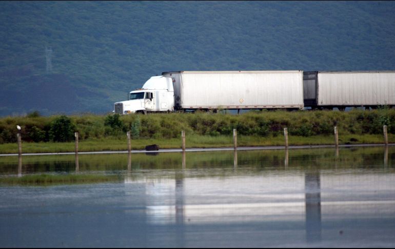 El corredor es estratégico para la economía del Occidente del país, porque enlaza a Jalisco y otras entidades del Bajío con uno de los principales puertos del Pacífico mexicano. EL INFORMADOR/Archivo