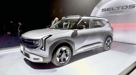La Kia Seltos 2027 deja atrás las formas convencionales para apostar por una imagen que no pasa desapercibida. La gama llegará con versiones a gasolina y una variante híbrida. CORTESÍA