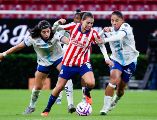 Chivas Femenil reaccionó tarde en el complemento, pero un lapidario 0-3 en la primera mitad le costó la derrota 2-3 ante Rayadas en el Estadio Akron. IMAGO7.
