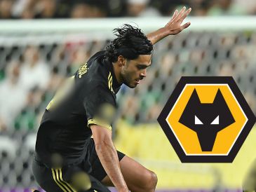 Cuando el partido parecía sentenciado al empate, Raúl Jiménez volvió a aparecer; su gol valió una victoria que puede ser determinante en la pelea del Wolverhampton por subir posiciones. Imago7 / ARCHIVO