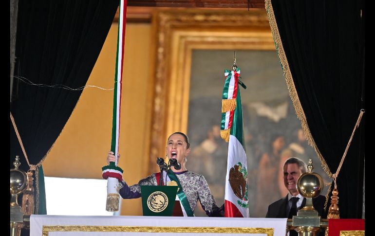 Claudia Sheinbaum Pardo protagonizó varios momentos icónicos en su primer Grito y hay mucha expectativa de lo que pasará en la segunda edición de la ceremonia. AFP/ARCHIVO