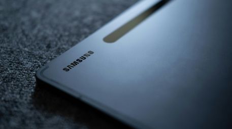 Descubre las innovaciones que trae One UI 9 con Android 17, desde la función My FanCam hasta mejoras en privacidad, y revisa la lista completa de tablets y móviles Samsung Galaxy compatibles con esta esperada actualización. Unsplash