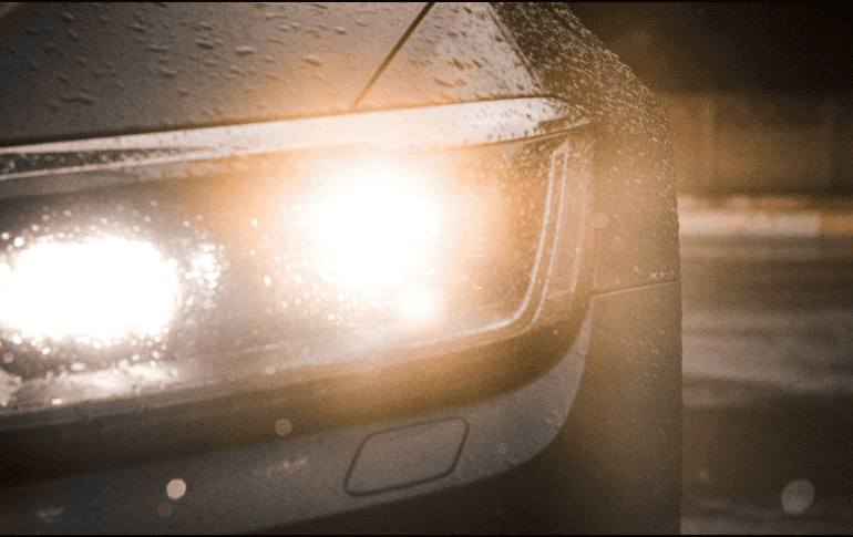 Conoce dos métodos para recuperar el brillo de los faros de tu auto. ESPECIAL