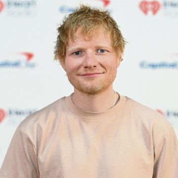 El cantante británico enfrenta críticas tras la salida de Macklemore de su gira Loop. AFP